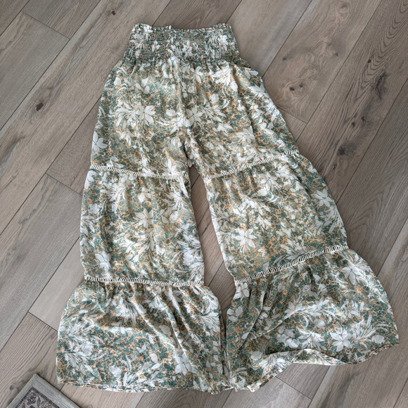 Miss Me Floral Wide Leg Pants with Lace Detail - Picture 3 of 4